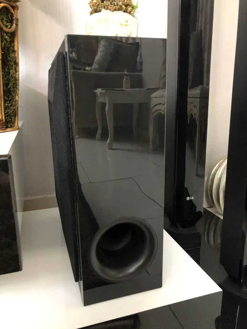 سینمای خانگی ال جی|سیستم صوتی خانگی|اندیشه, اندیشه فاز ۱|دیوار