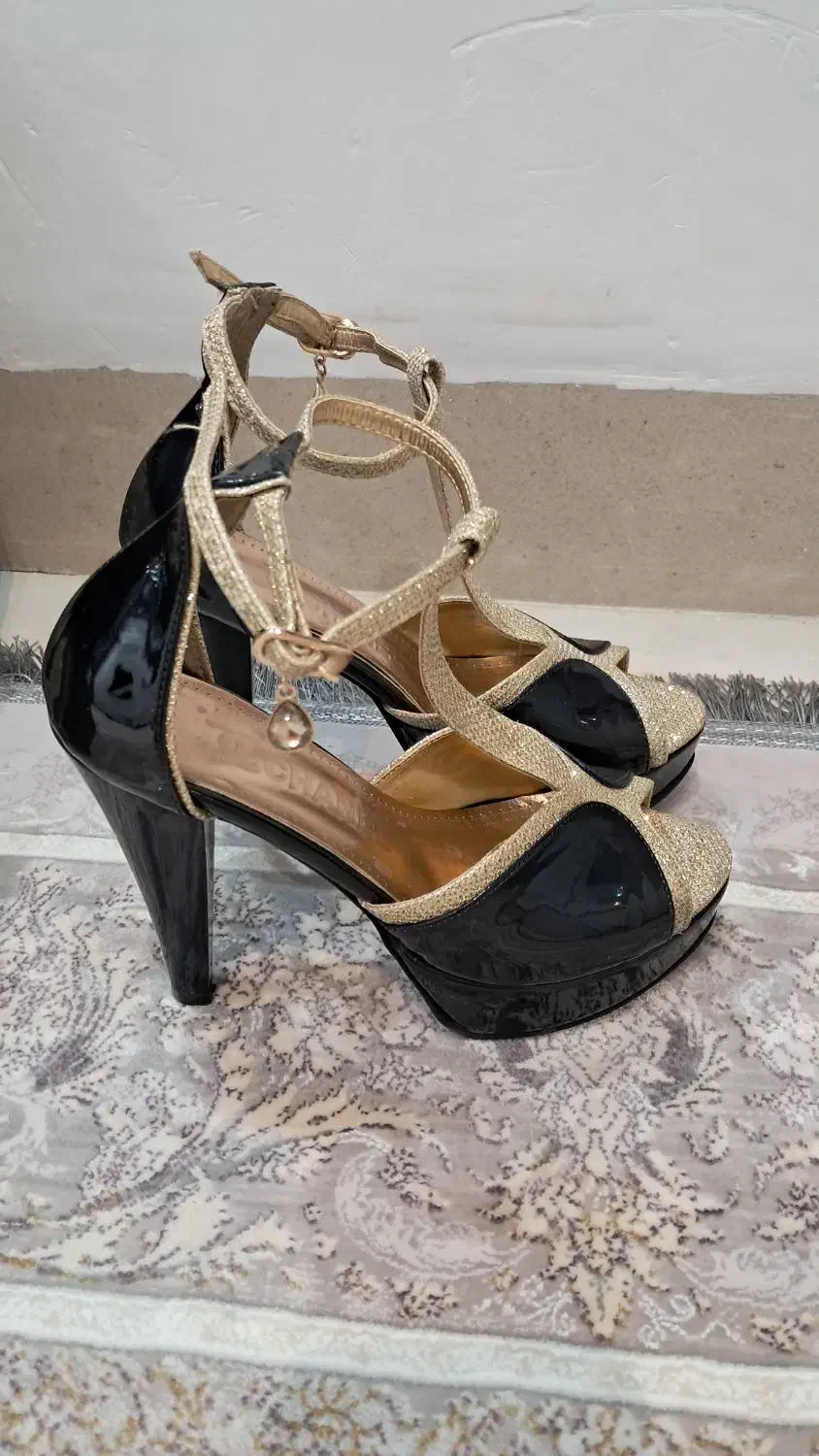 کفش مجلسی مشکی واقعا برا فروشه|کیف، کفش، کمربند|قم, آلوچو|دیوار