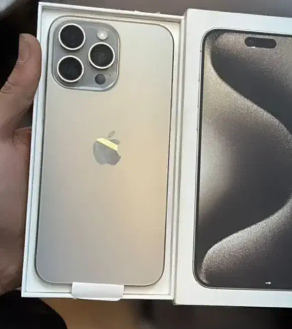 ایفون ۱۵ پرومکس سالم تمیز|موبایل|تهران, نیاوران|دیوار