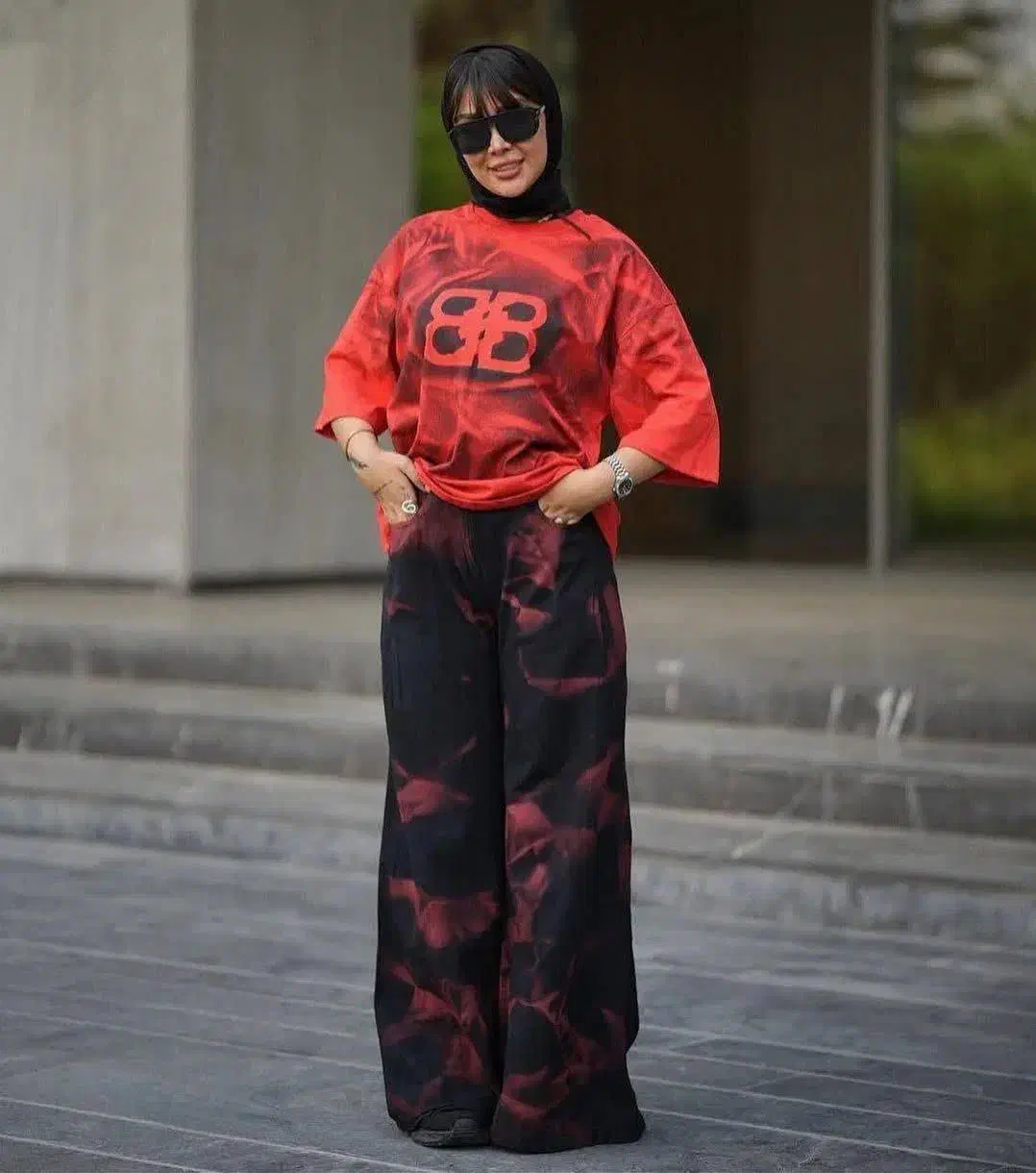 هودی سویشرت|لباس|قم, ولیعصر|دیوار