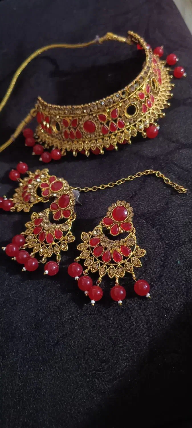 جواهرات|جواهرات|قم, دروازه ری|دیوار