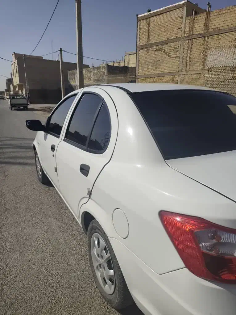 ساینا s 1402|خودرو سواری و وانت|برخوار, |دیوار