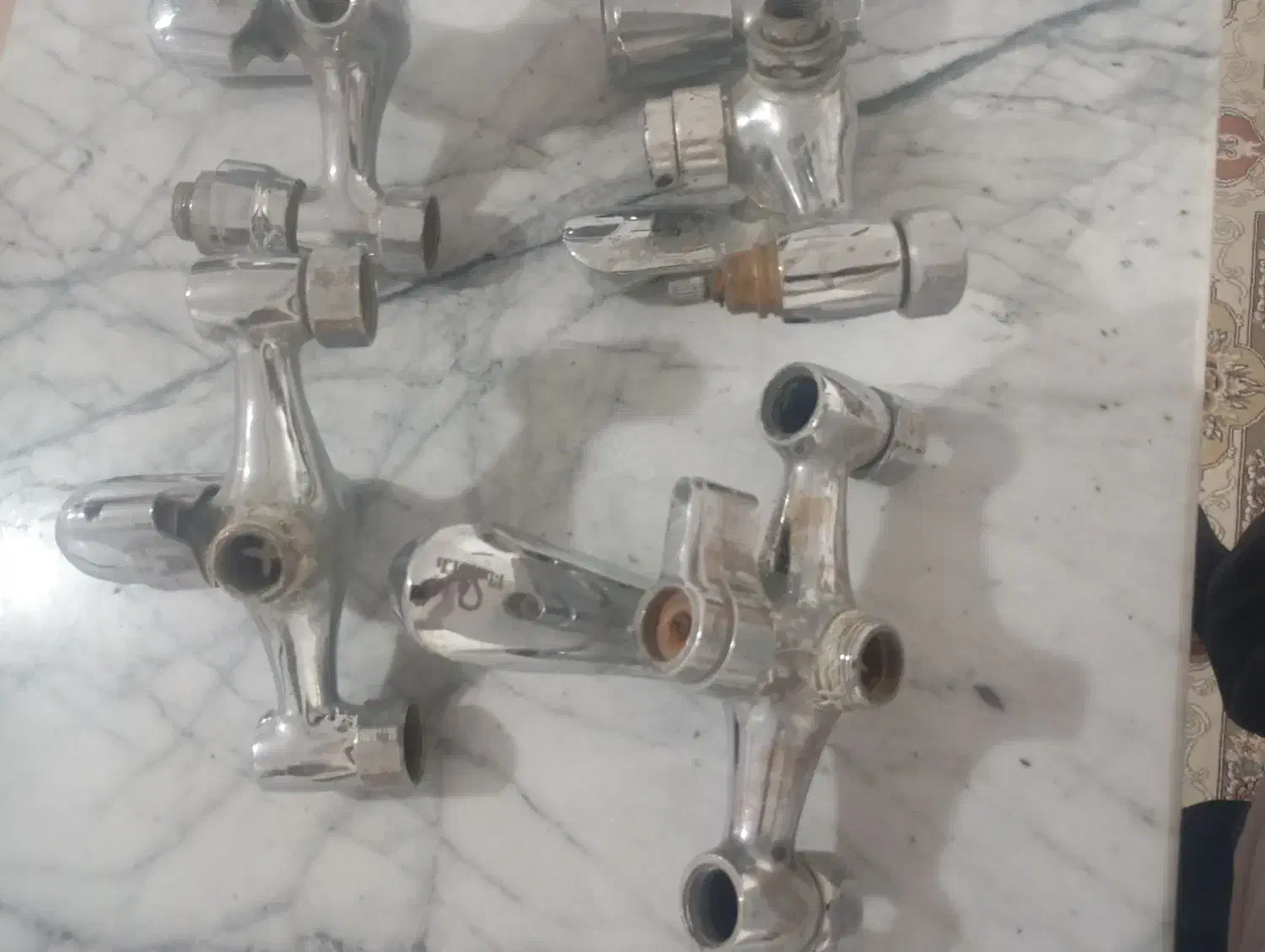 شیر حمام برنجی بدون شکستگی|لوازم حمام|شاهینشهر, شهرک گلدیس|دیوار