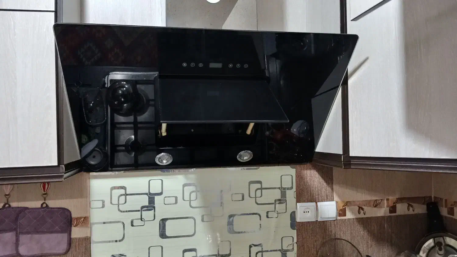 هود گلن|هود|قم, انسجام|دیوار