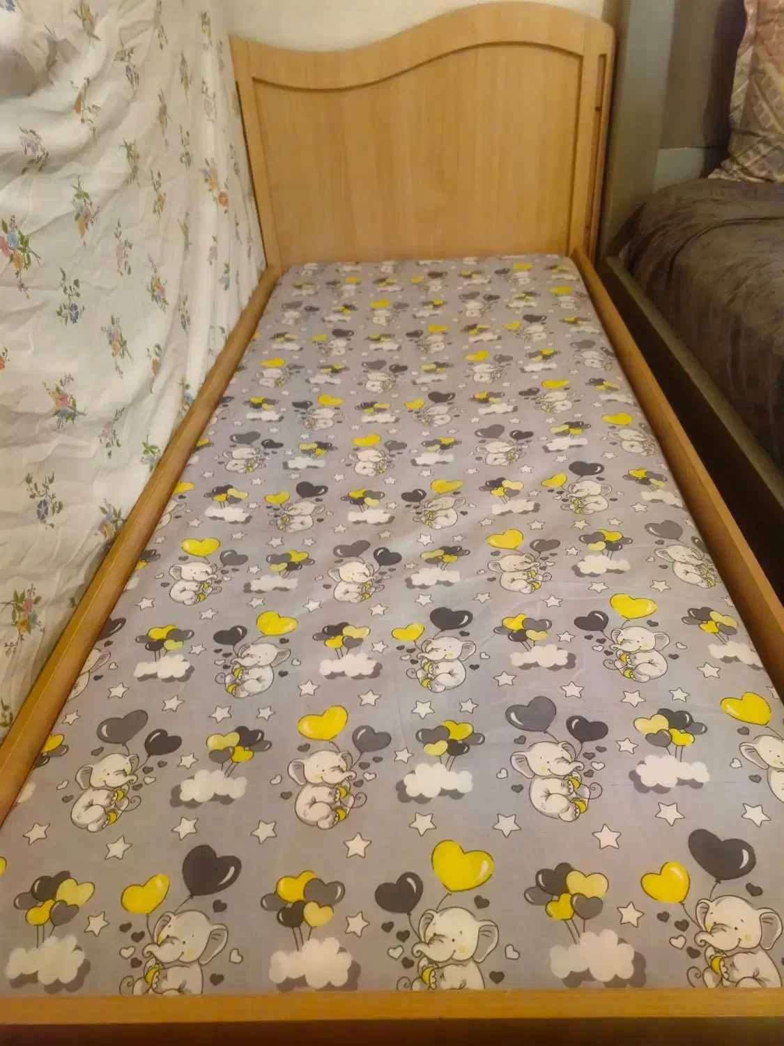 تخت کودک و نوجوان همراه با تشک|تخت و سرویس خواب|اصفهان, کشاورزی|دیوار