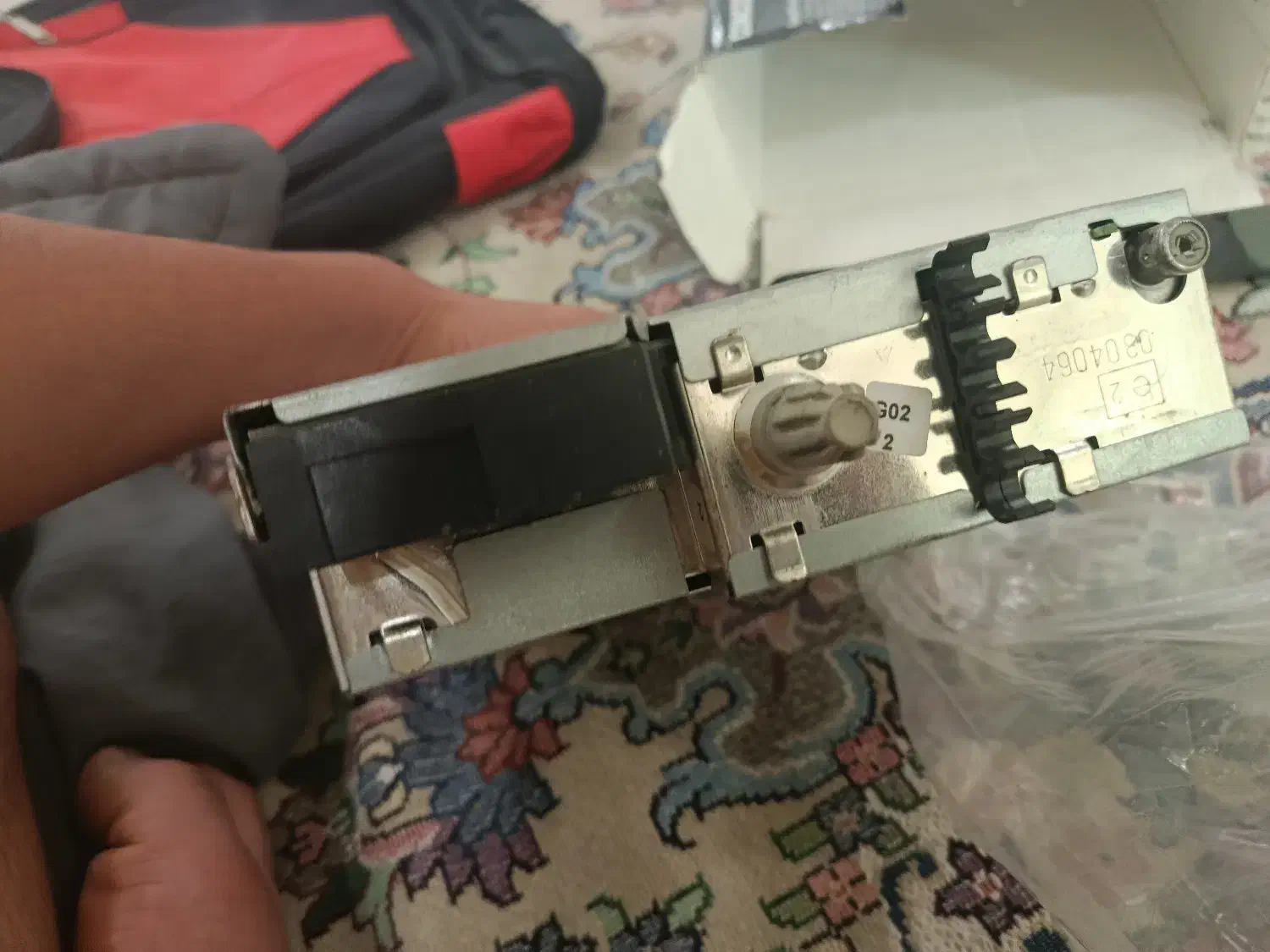 زبت مگان|قطعات یدکی و لوازم جانبی|ری, شهادت|دیوار