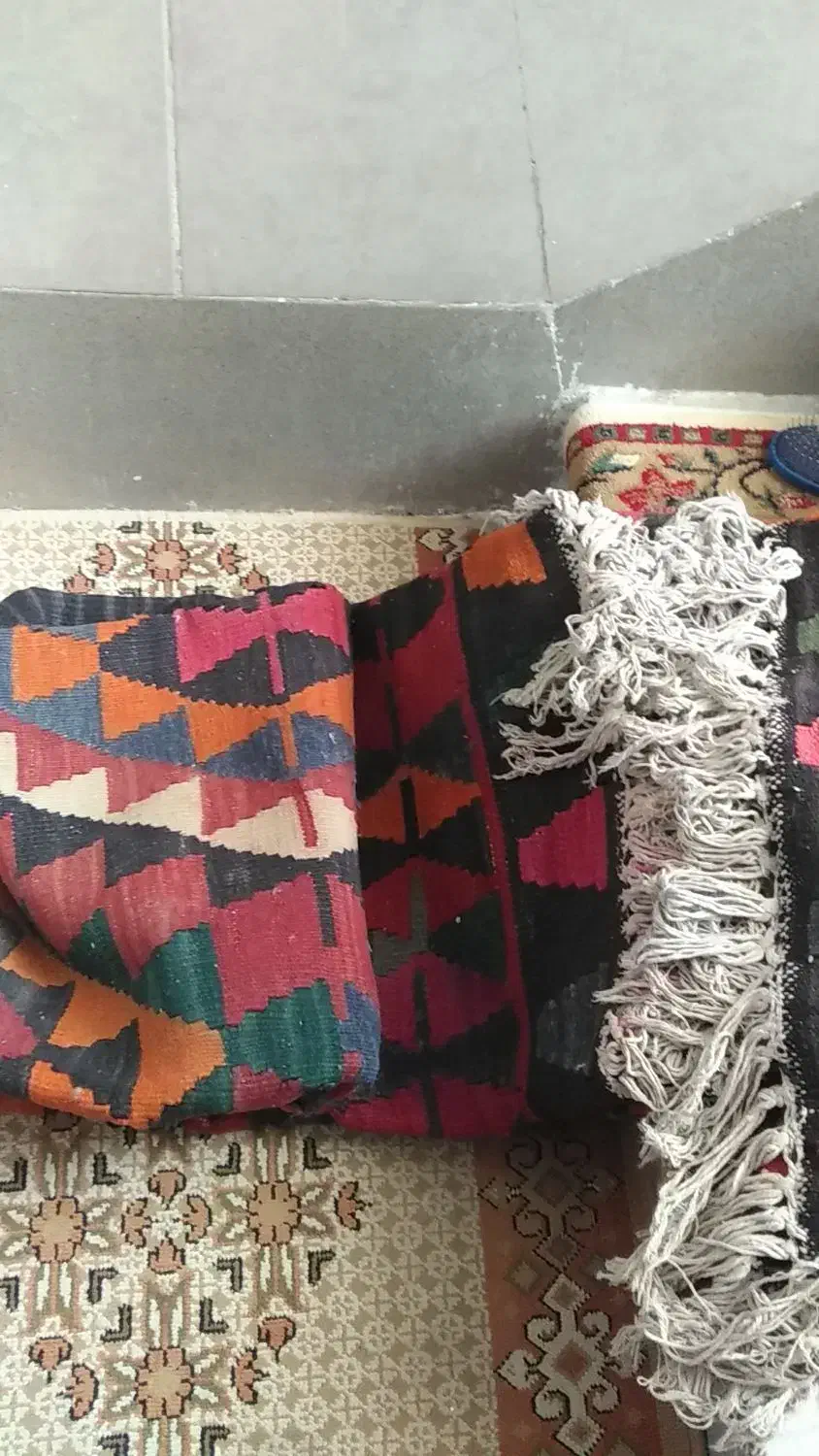 گلیم فرش عتیقه پشم شتر سالم|گلیم، جاجیم، گبه|قم, بنیاد|دیوار