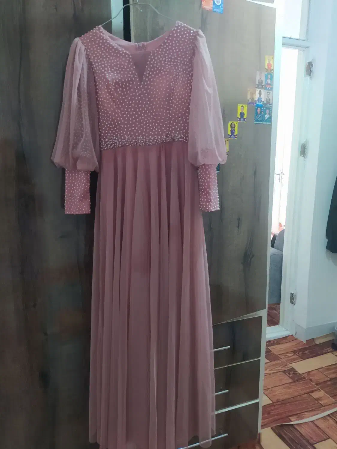 لباس مجلسی|لباس|ینقاق, |دیوار