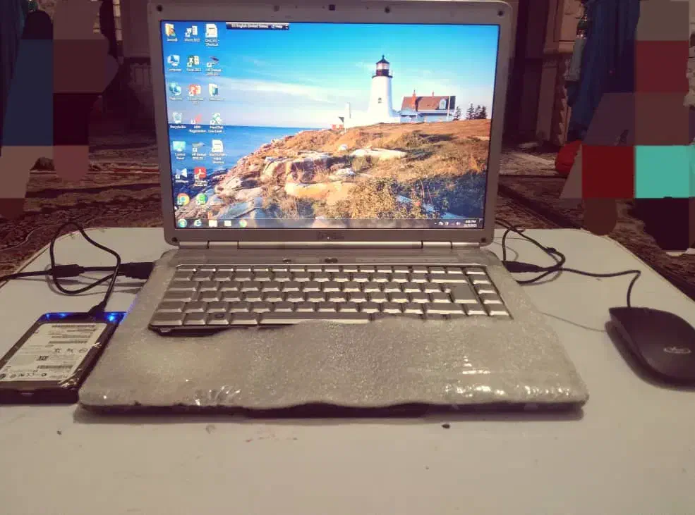 لپتاپ|رایانه همراه|چرام, |دیوار