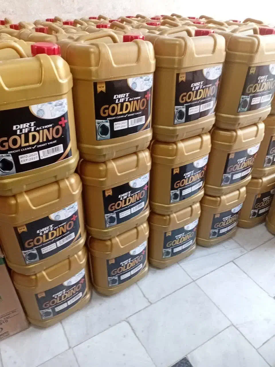 مایع لباسشویی ۱۰لیتری طلایی|مواد شوینده و دستمال کاغذی|دلیجان, |دیوار