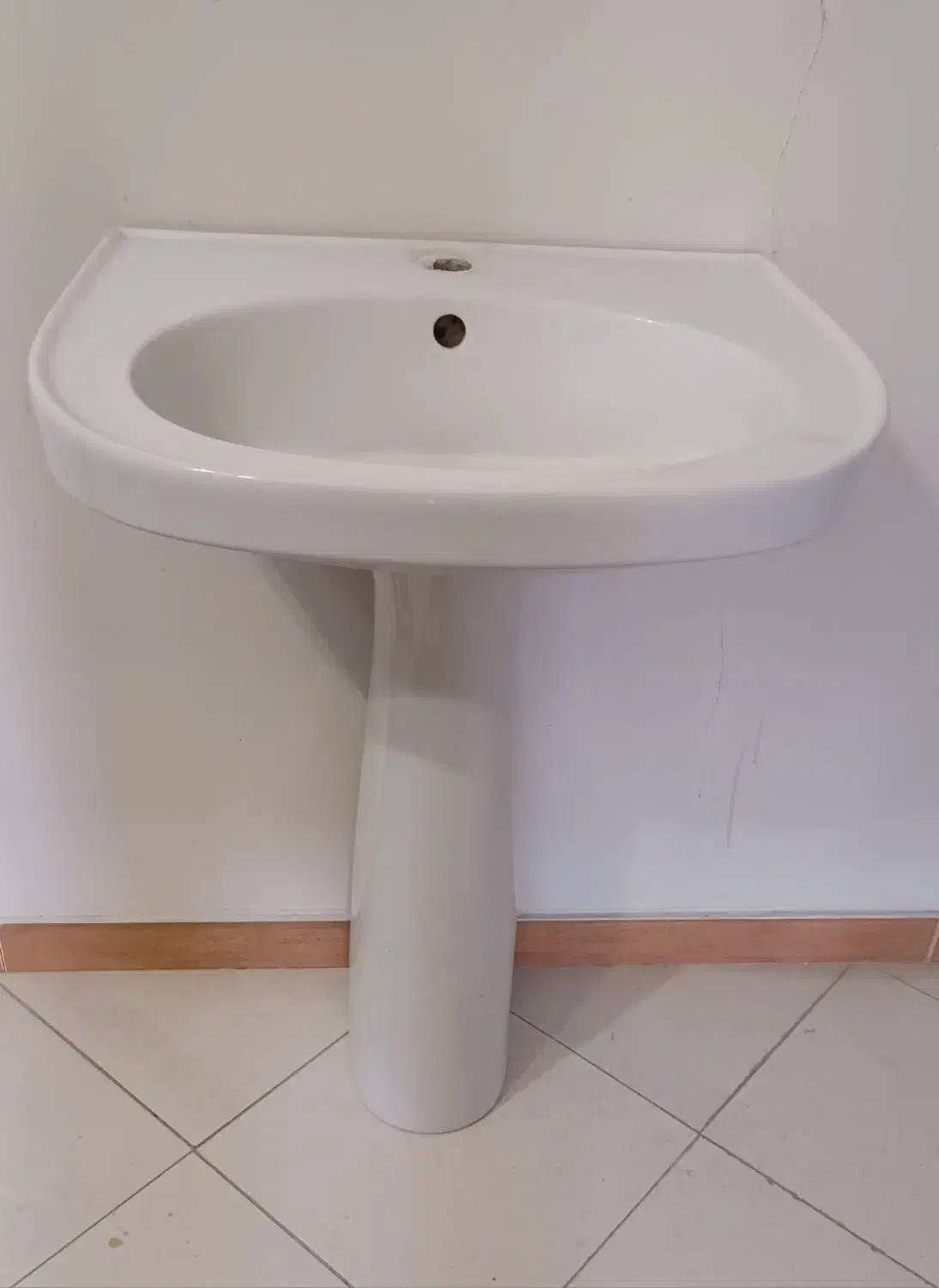 فروش روشویی|لوازم سرویس بهداشتی|اندیشه, اندیشه فاز ۴|دیوار