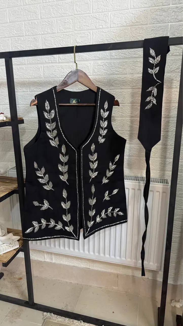 تولید سخمه،وست،جلیقه های تماماکار دست مزونی عمده|لباس|خمین, |دیوار