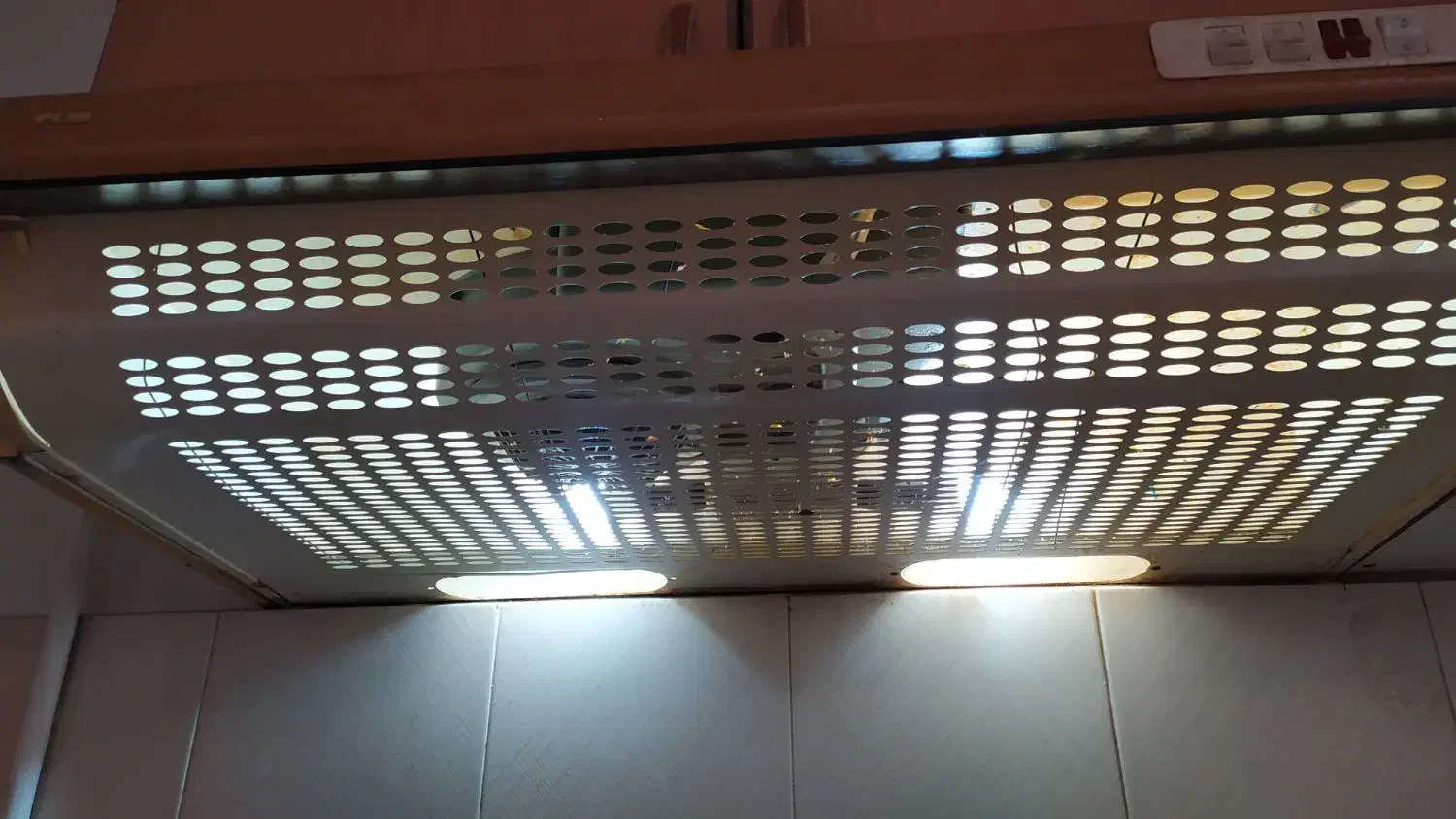 فروش کابینت و هود به علت بازسازی|مصالح و تجهیزات ساختمان|رشت, نیکمرام|دیوار