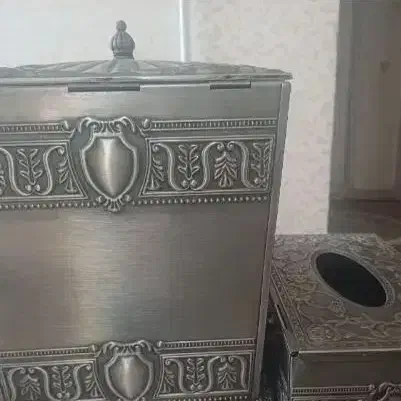 سطل|کلکسیون اشیاء عتیقه|سقز, |دیوار