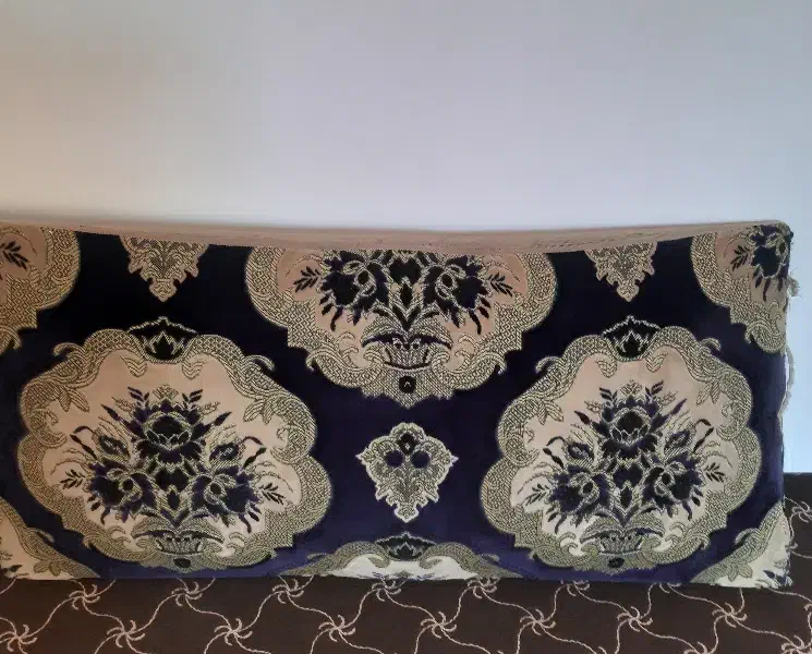 پشتی سالم وتمیز|پشتی|قم, شهر قائم|دیوار