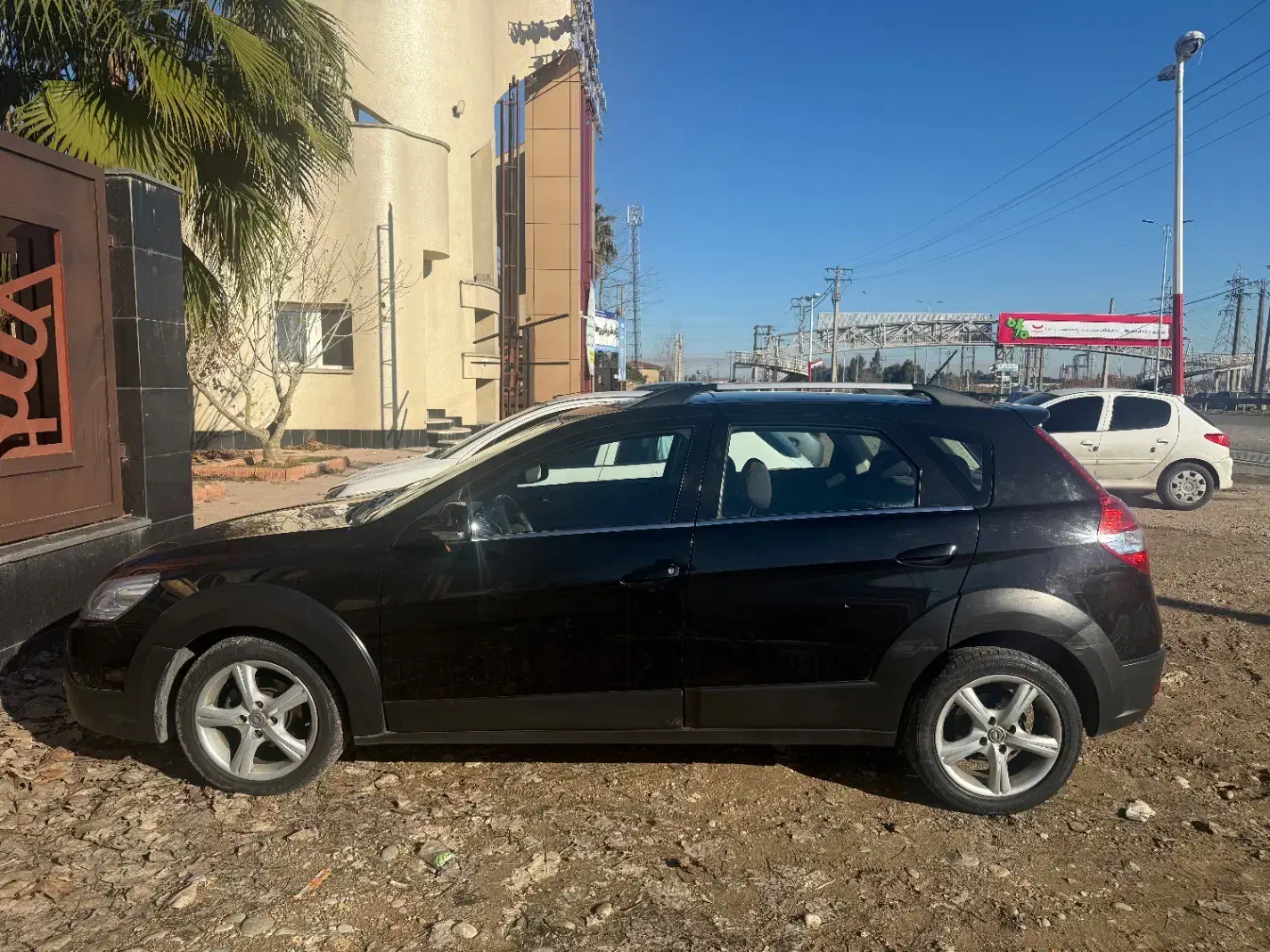 دانگ فنگ H30 cross مشکی مدل ۹۷|خودرو سواری و وانت|ساری, |دیوار