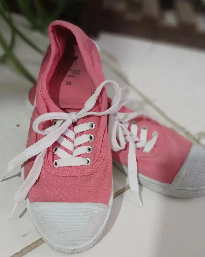 کفش مدرسه بچگانه و دمپایی زنانه|کفش و لباس بچه|کرج, کیانمهر|دیوار