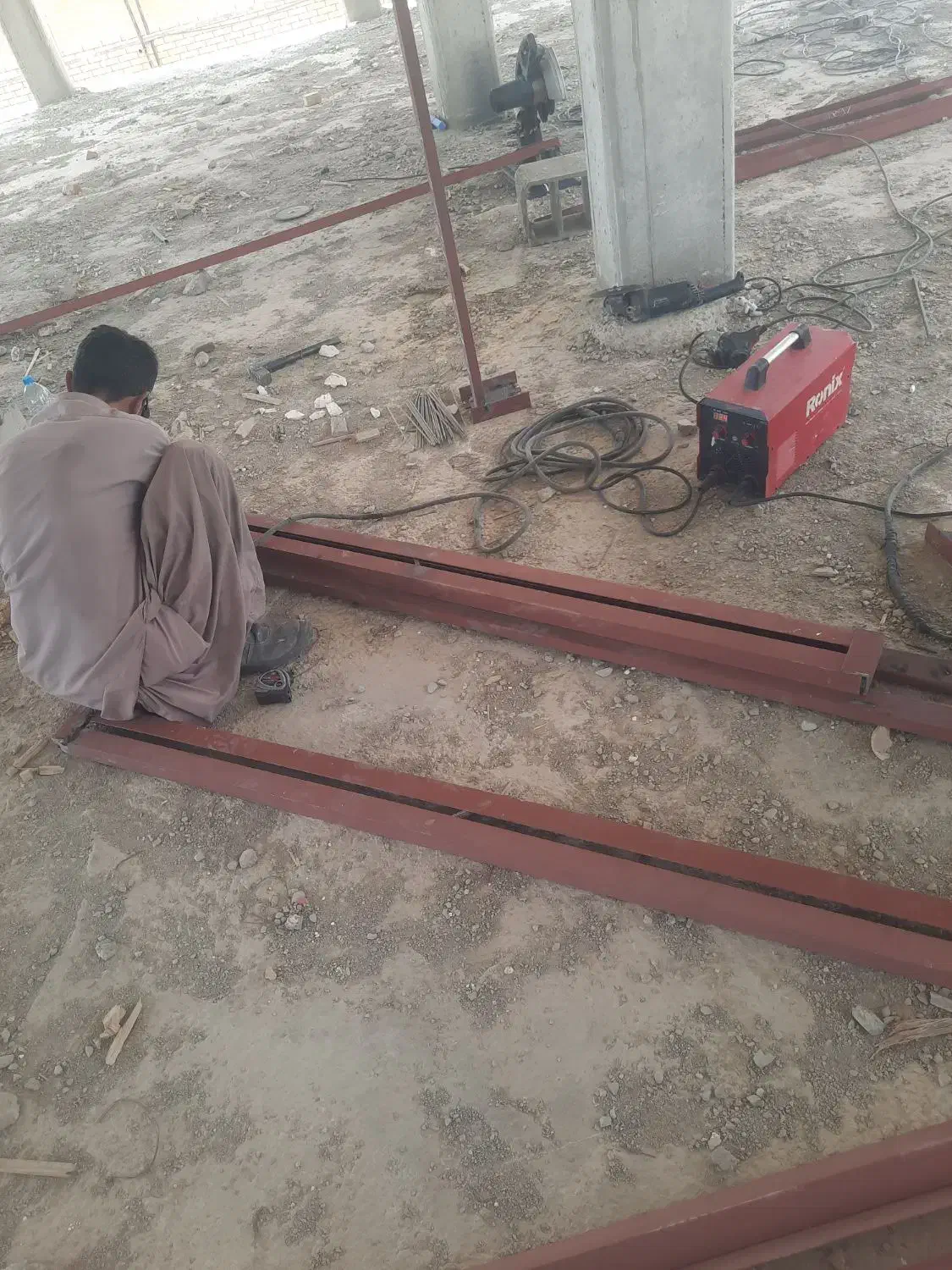 شاگرد میخوام واسه جوشکاری|استخدام صنعتی، فنی، مهندسی|سراوان, |دیوار