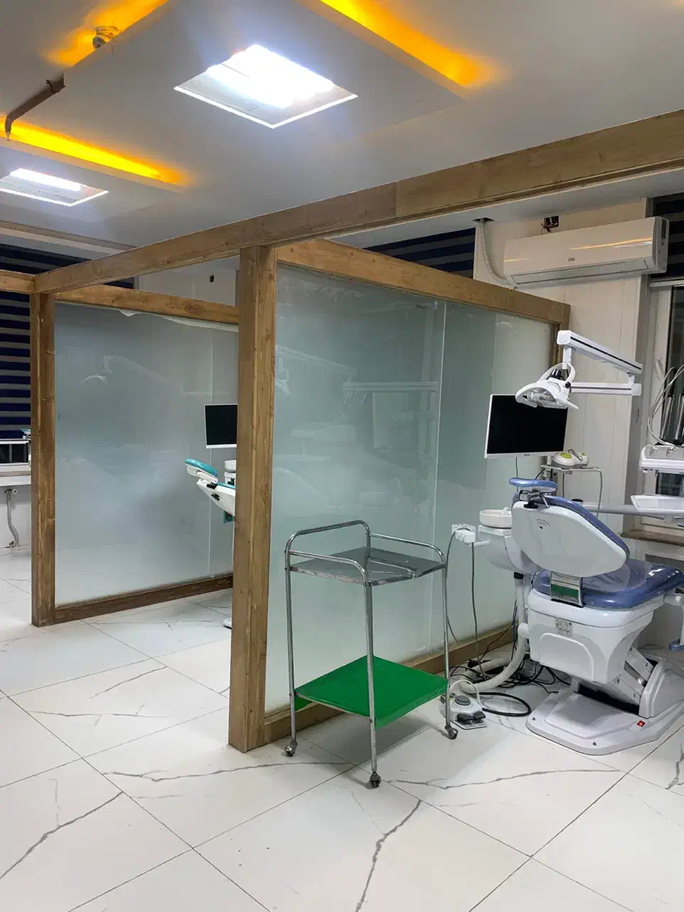 استخدام دستیار دندان پزشک و نیروی ساده کمی فنی|استخدام درمانی، زیبایی، بهداشتی|مشهد, عبادی|دیوار