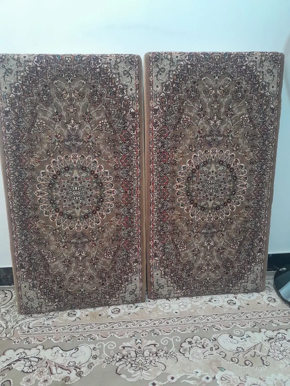 پشتی|پشتی|گلستان (تهران), |دیوار