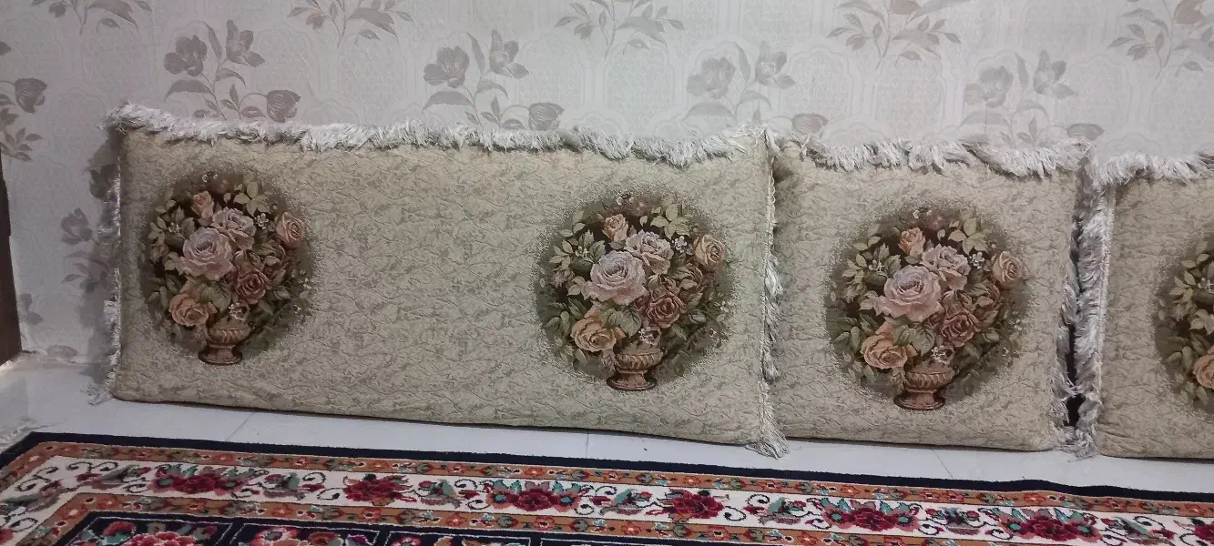 پشتی در حد نو|پشتی|کرمانشاه, |دیوار