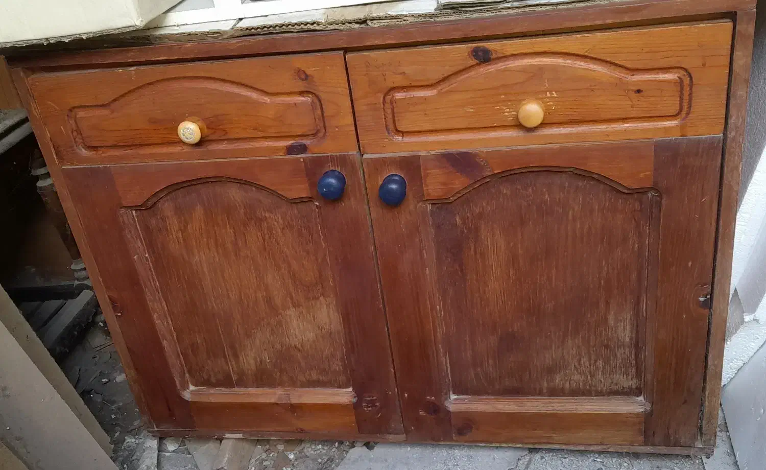 میز کابینتی قدیمی چوبی و نراد|میز تلویزیون|رشت, گلسار|دیوار