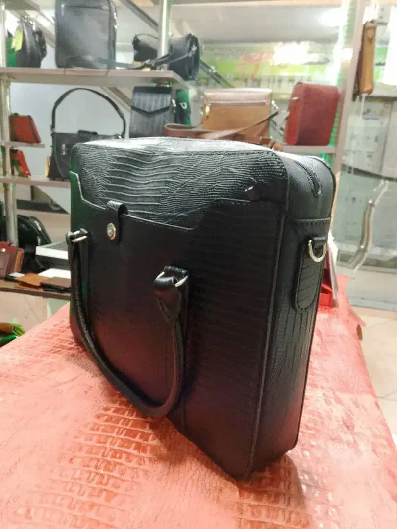 کیف لپ تاپ چرم گاوی دست‌دوز نِهی|کیف، کفش، کمربند|گرگان, |دیوار