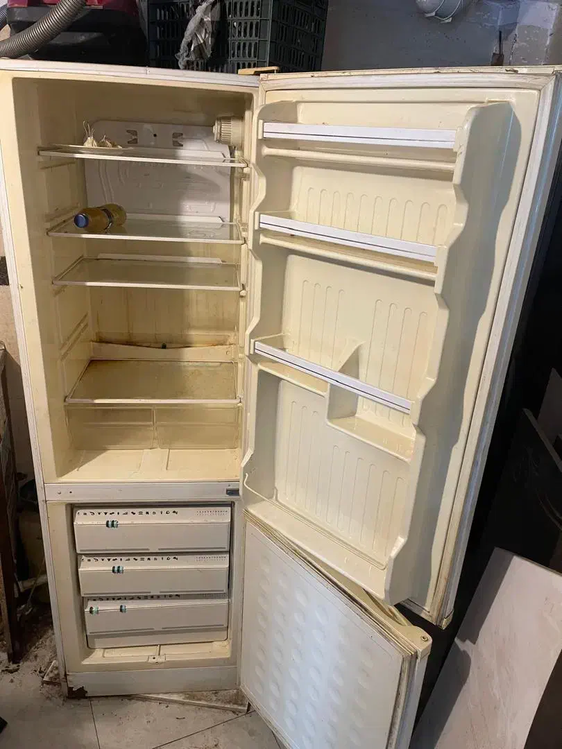 یخچال فریزر +موتور برق + باند وآمپلی فایر|میز و صندلی غذاخوری|کوچصفهان, |دیوار