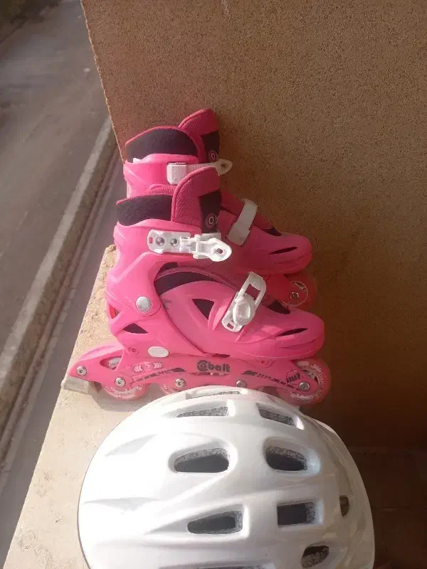 کفش اسکیت دخترانه|دوچرخه، اسکیت، اسکوتر|هشتگرد, شهرک المهدی|دیوار