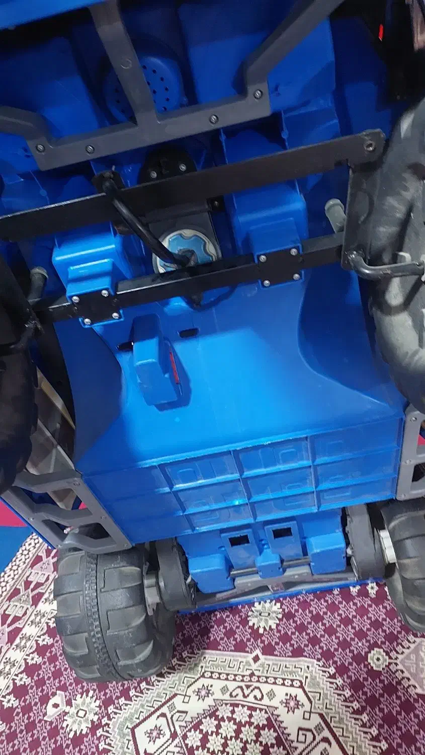 یک عدد ماشین شارزی احتیاج  به سرویس کوچک داره|اسباب‌بازی بچه|نسیم‌شهر, |دیوار