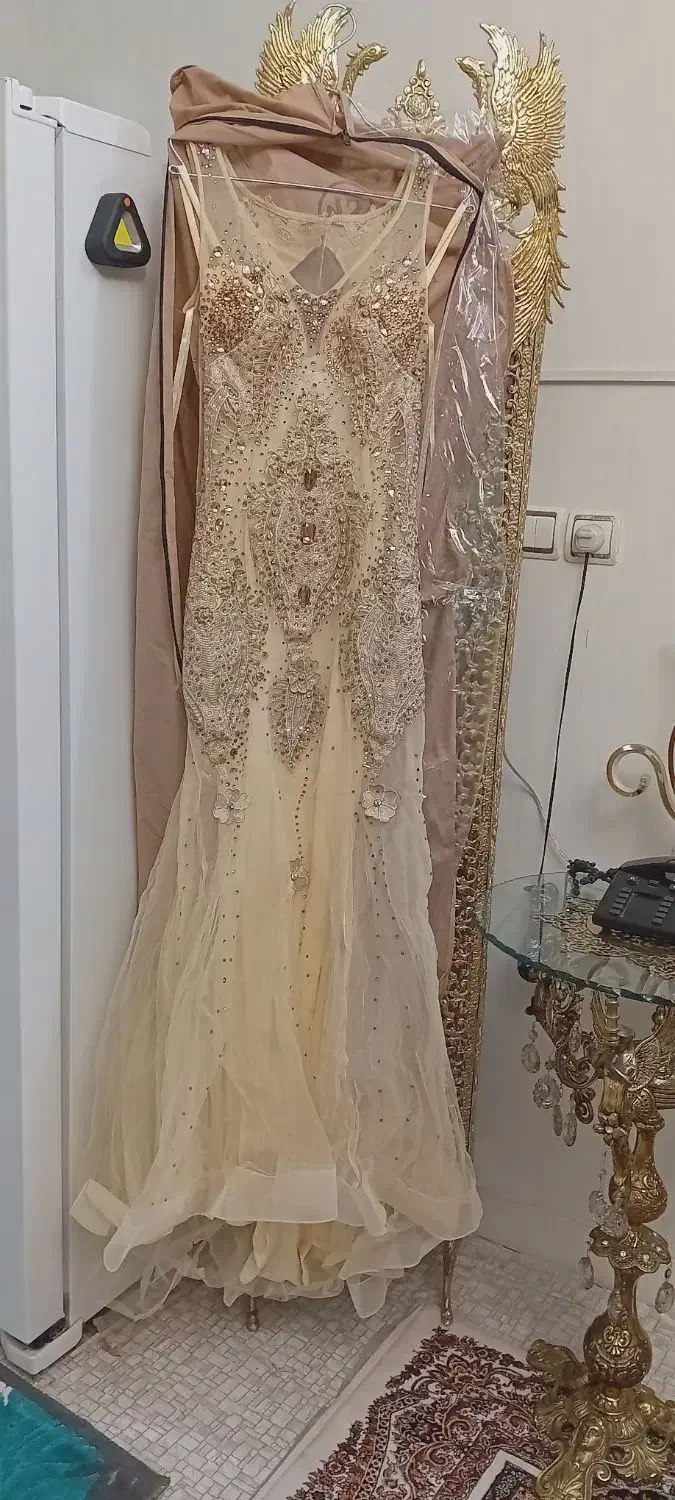 لباس مجلسی|لباس|تهران, باغ خزانه|دیوار