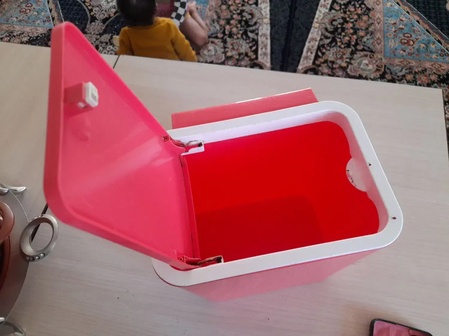 سطل زباله|ظروف نگهدارنده، پلاستیکی، یک‌بارمصرف|پرند, فاز ۴|دیوار