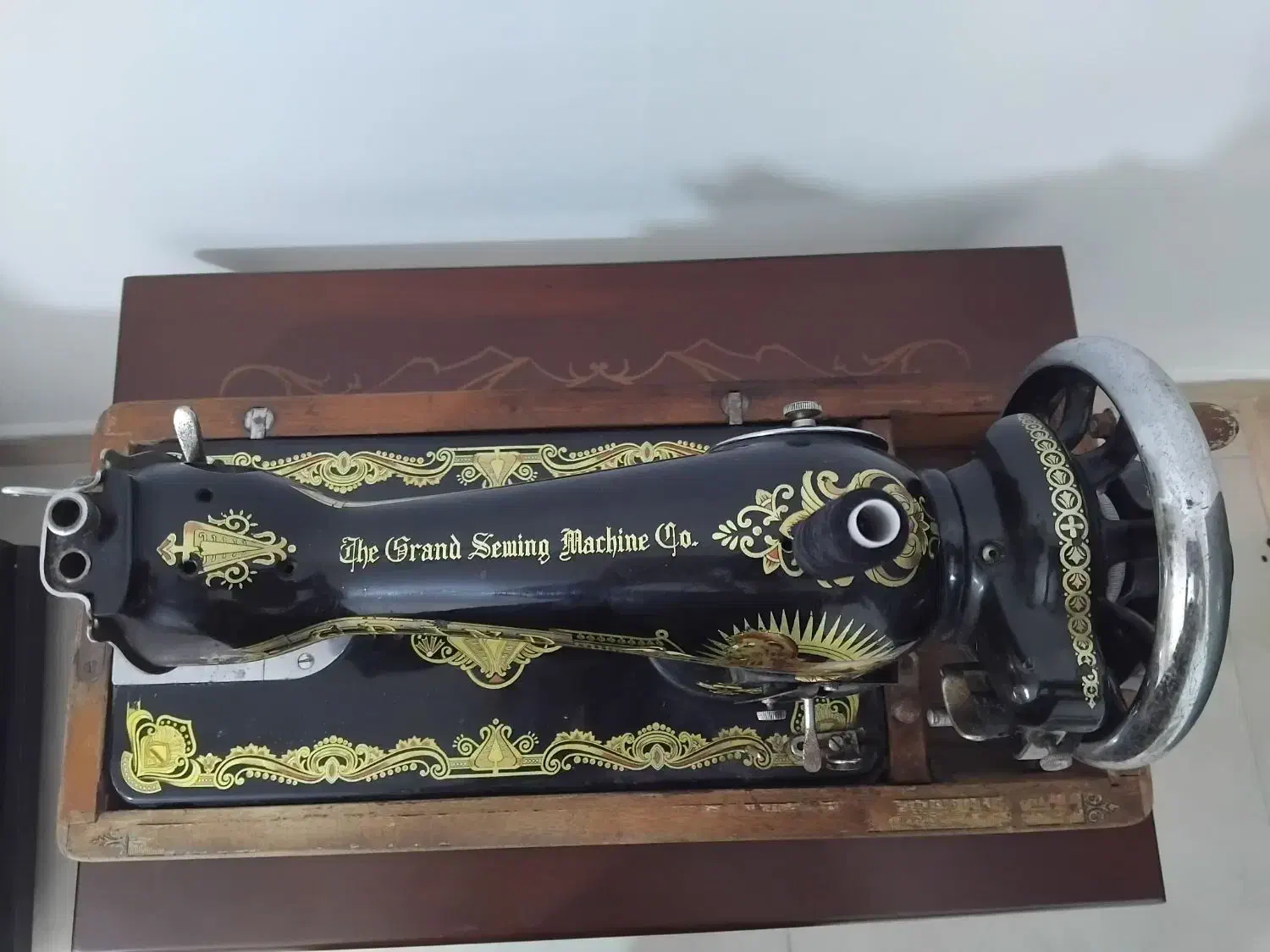 چرخ خیاطی قدیمی ۷۰ساله|کلکسیون اشیاء عتیقه|رشت, فلسطین|دیوار