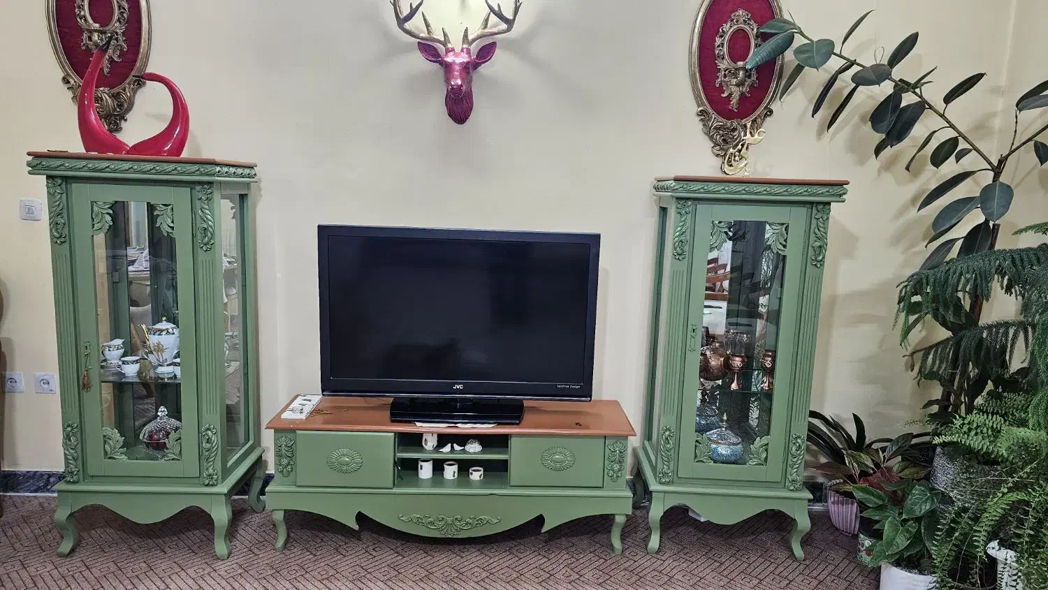 ویترین و میز تلویزیون و ساعت قدی|بوفه، ویترین، کنسول|لنگرود, |دیوار