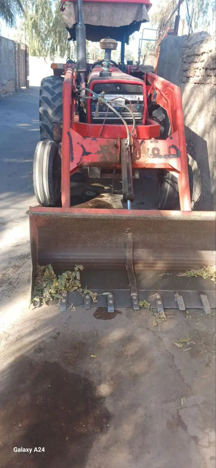 دوعدد تراکتور ۲۸۵ بیل لودری با تریلی مدل ۸۷و ۹۲|خودرو سنگین|بم, |دیوار