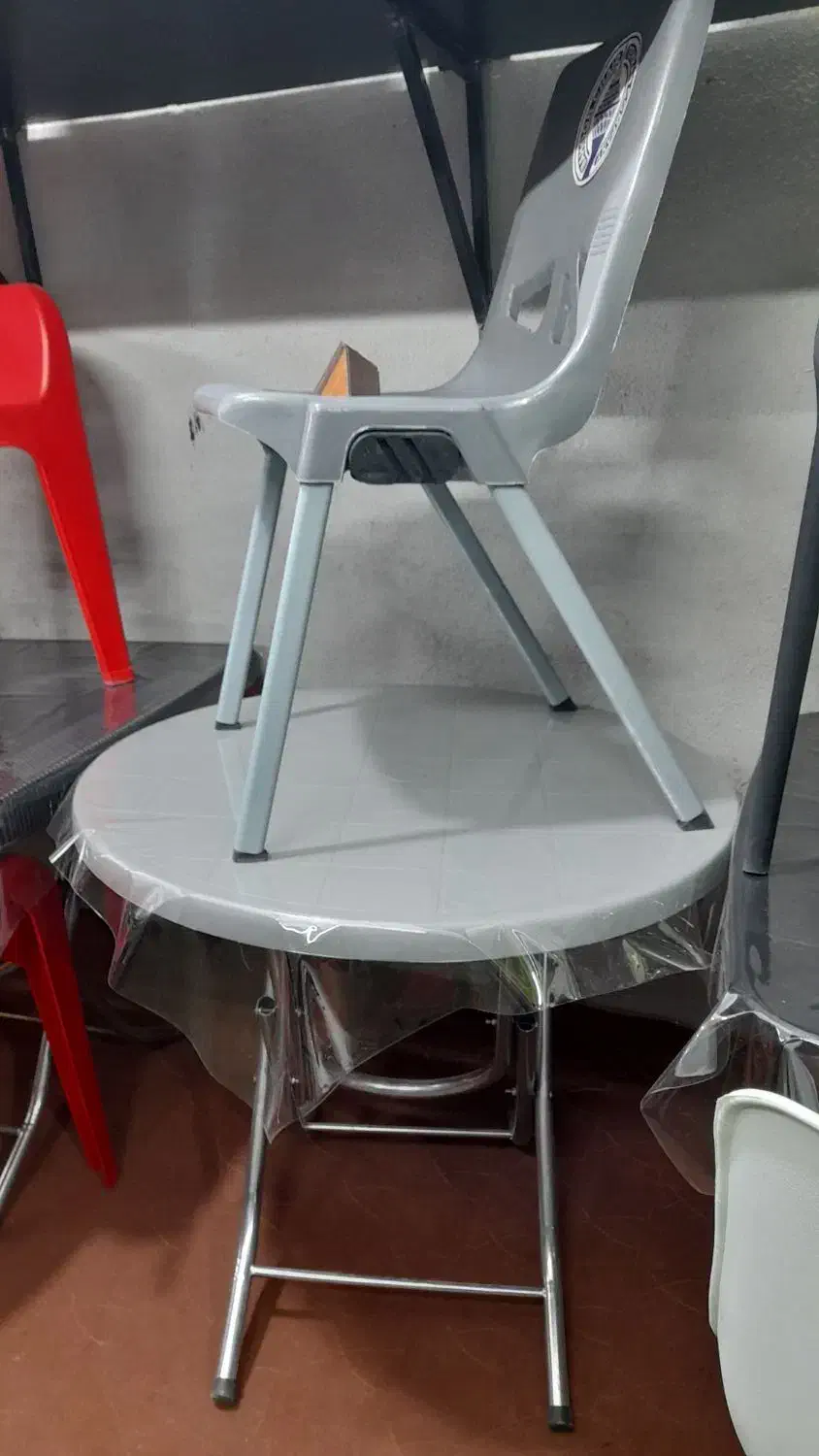 میز‌جمع‌شوصفحه‌گردومربع|میز و صندلی غذاخوری|حمیدیا, |دیوار