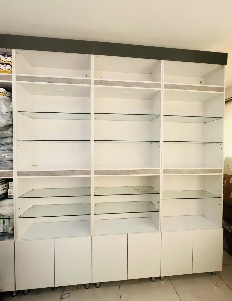 فروش فوری تعدادی قفسه فروشگاهی mdf|فروشگاه و مغازه|بندرعباس, |دیوار