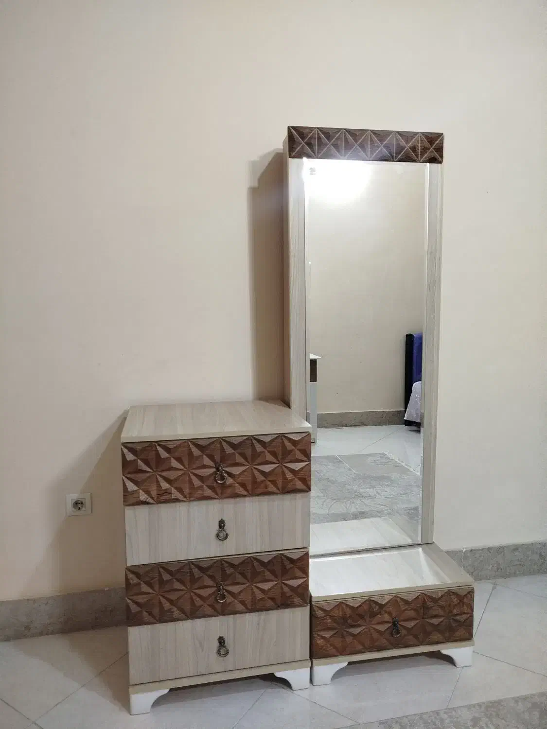 دراور|جاکفشی، کمد، دراور|شیروان (خراسان), |دیوار