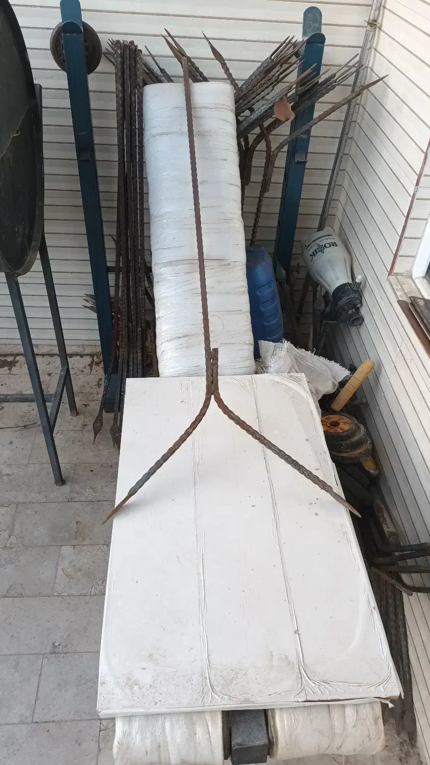 تخت چوبی|مبلمان خانگی و میز عسلی|محمدشهر, محمدشهر|دیوار