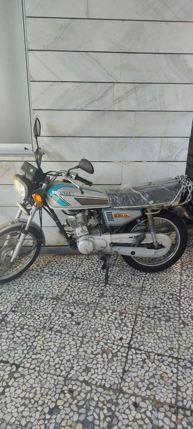 هوندا۱۲۵|موتورسیکلت|قائم‌شهر, |دیوار