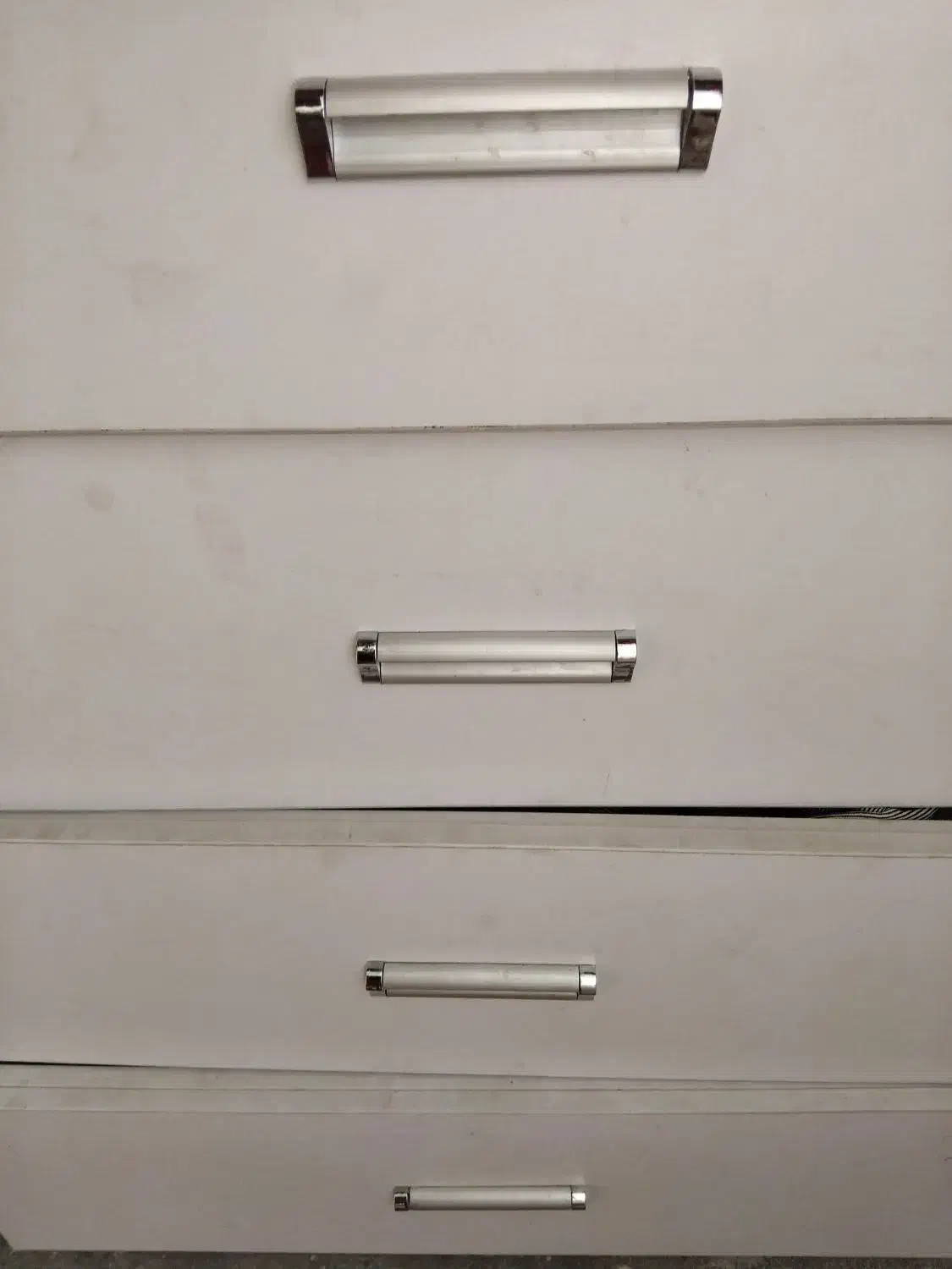 دراور چهار کشو|جاکفشی، کمد، دراور|مشکیندشت, |دیوار