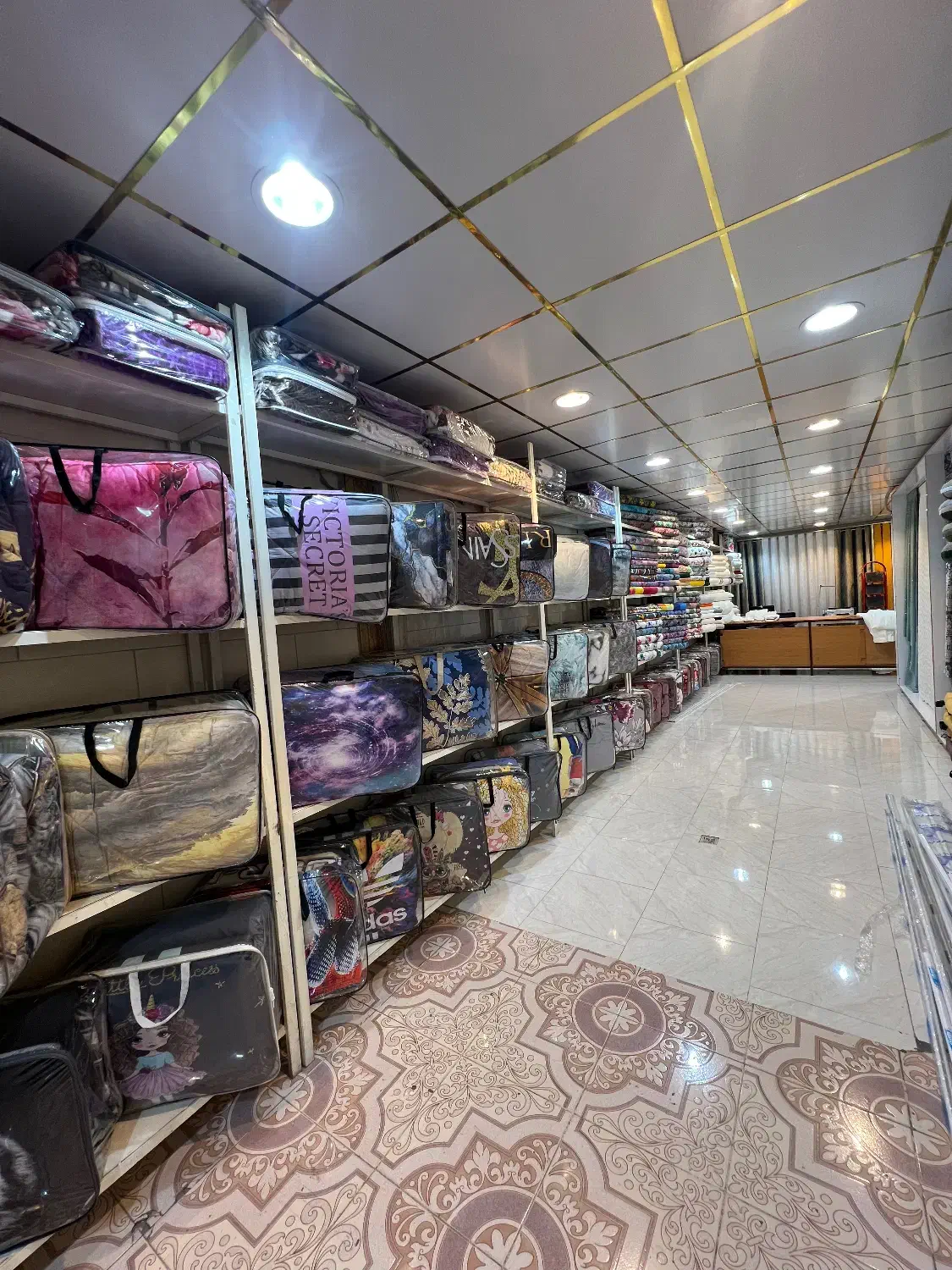 پرده|پرده، رانر، رومیزی|قدس, شهر‌قدس|دیوار