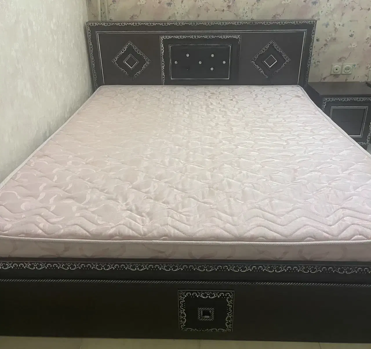 سرویس خواب و میز آرایش در حد نو|تخت و سرویس خواب|قم, عمار یاسر|دیوار