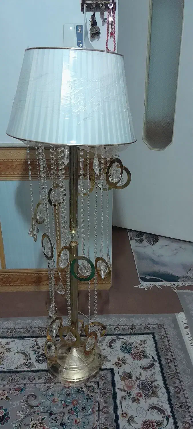 آباژور آبشاری طلایی|چراغ خواب و آباژور|قم, باسکول|دیوار