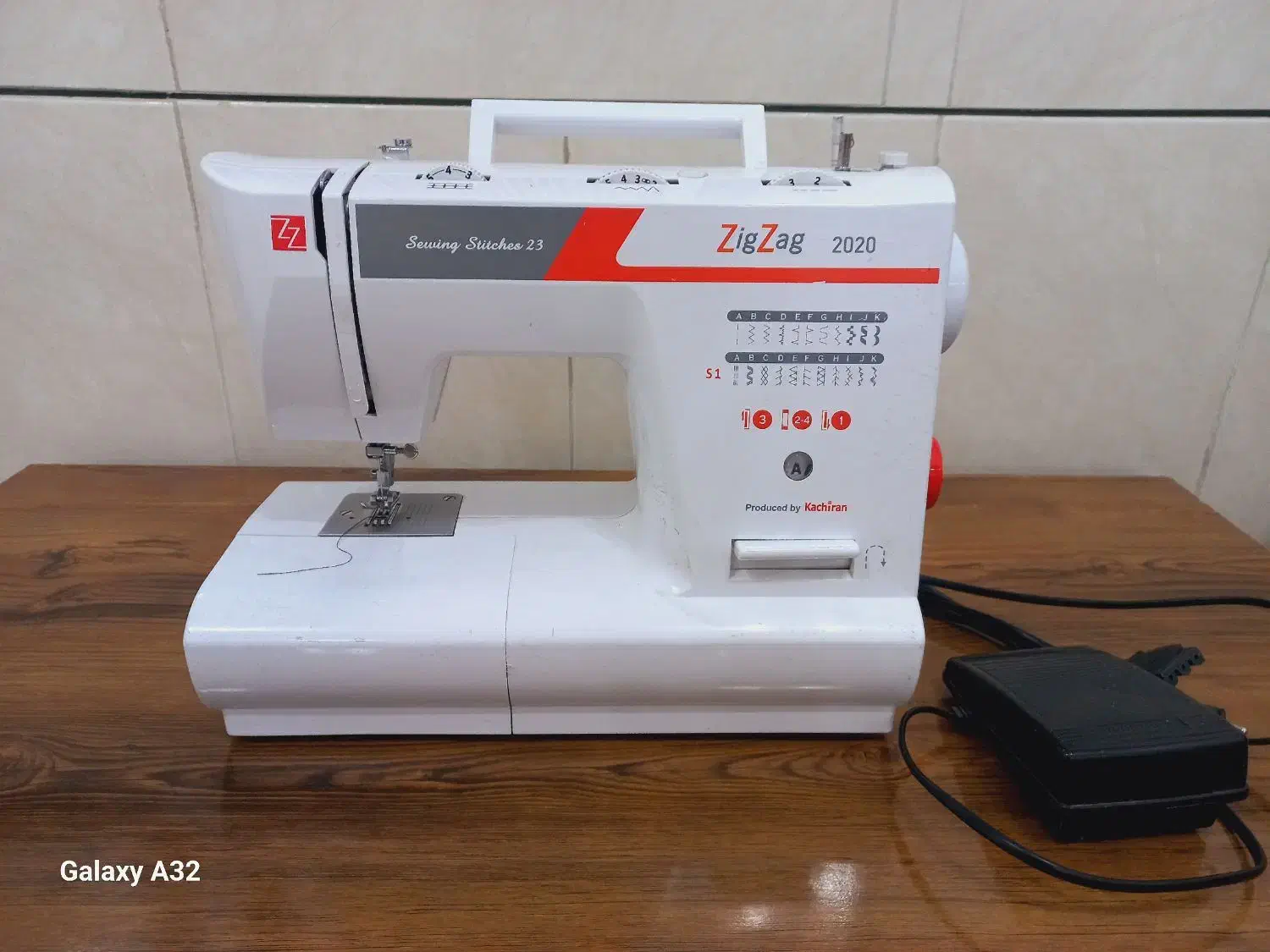 چرخ خیاطی بسیار تمیزکاچیران(زیگزاگ)فروشی کمکار|چرخ خیاطی و ریسندگی|طبس, |دیوار