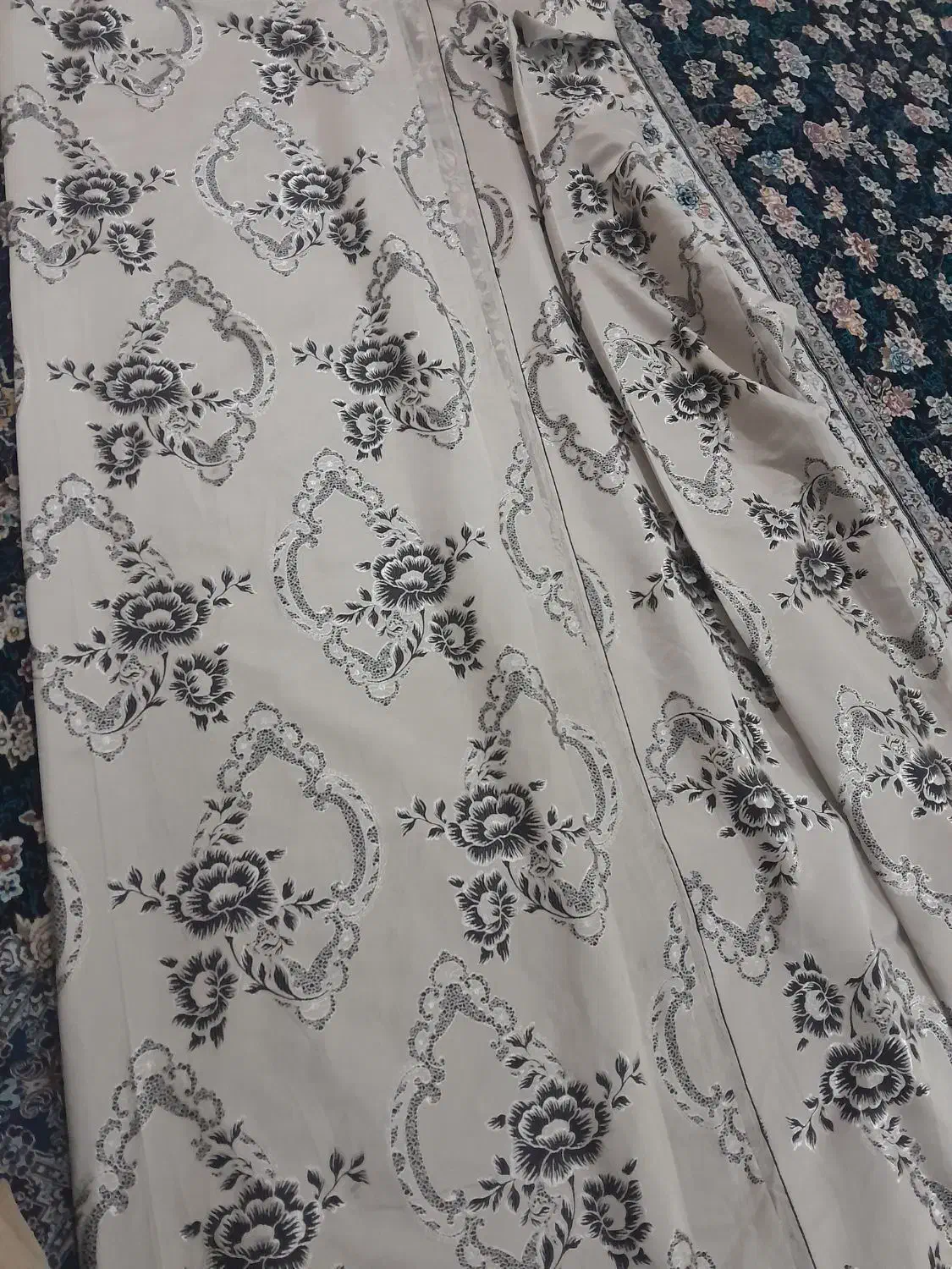 پرده|پرده، رانر، رومیزی|قم, قلعه کامکار|دیوار