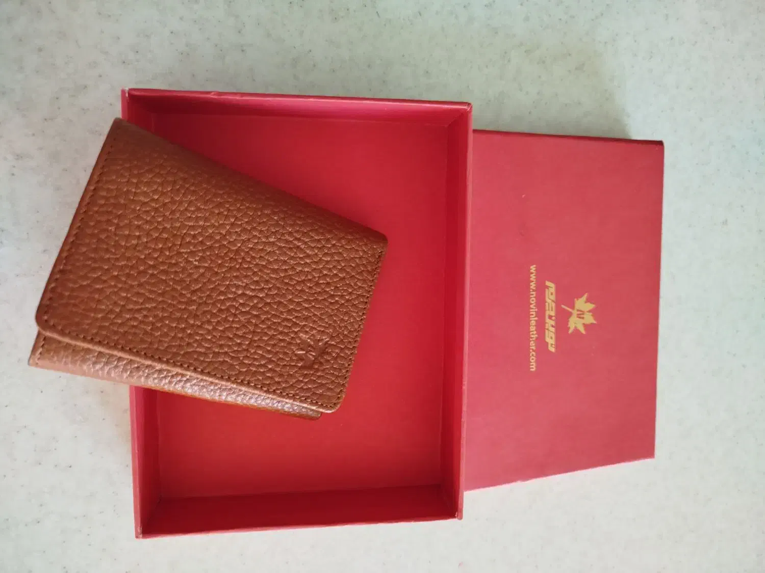 نوین چرم|کیف، کفش، کمربند|تبریز, |دیوار