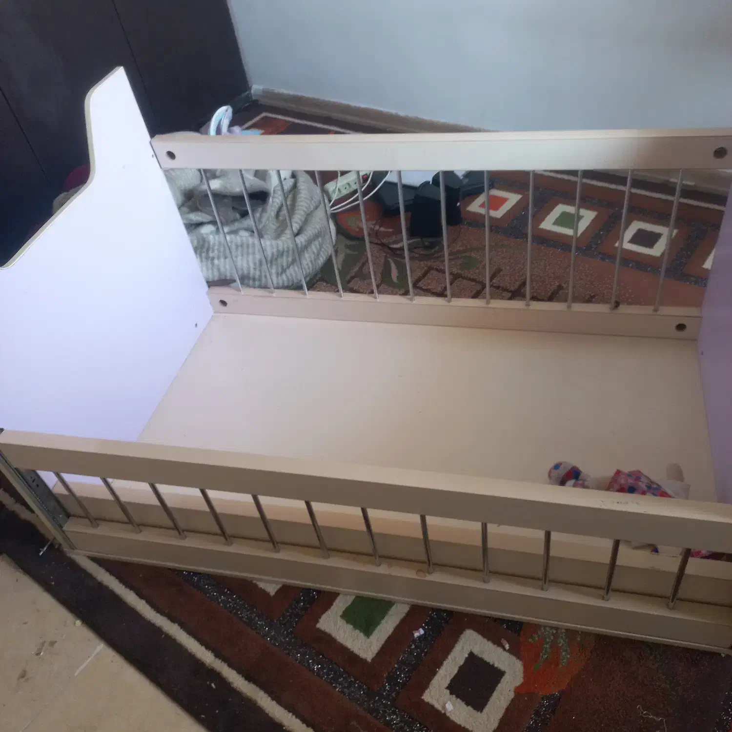 تخت بچه|تخت و صندلی بچه|بروجن, |دیوار