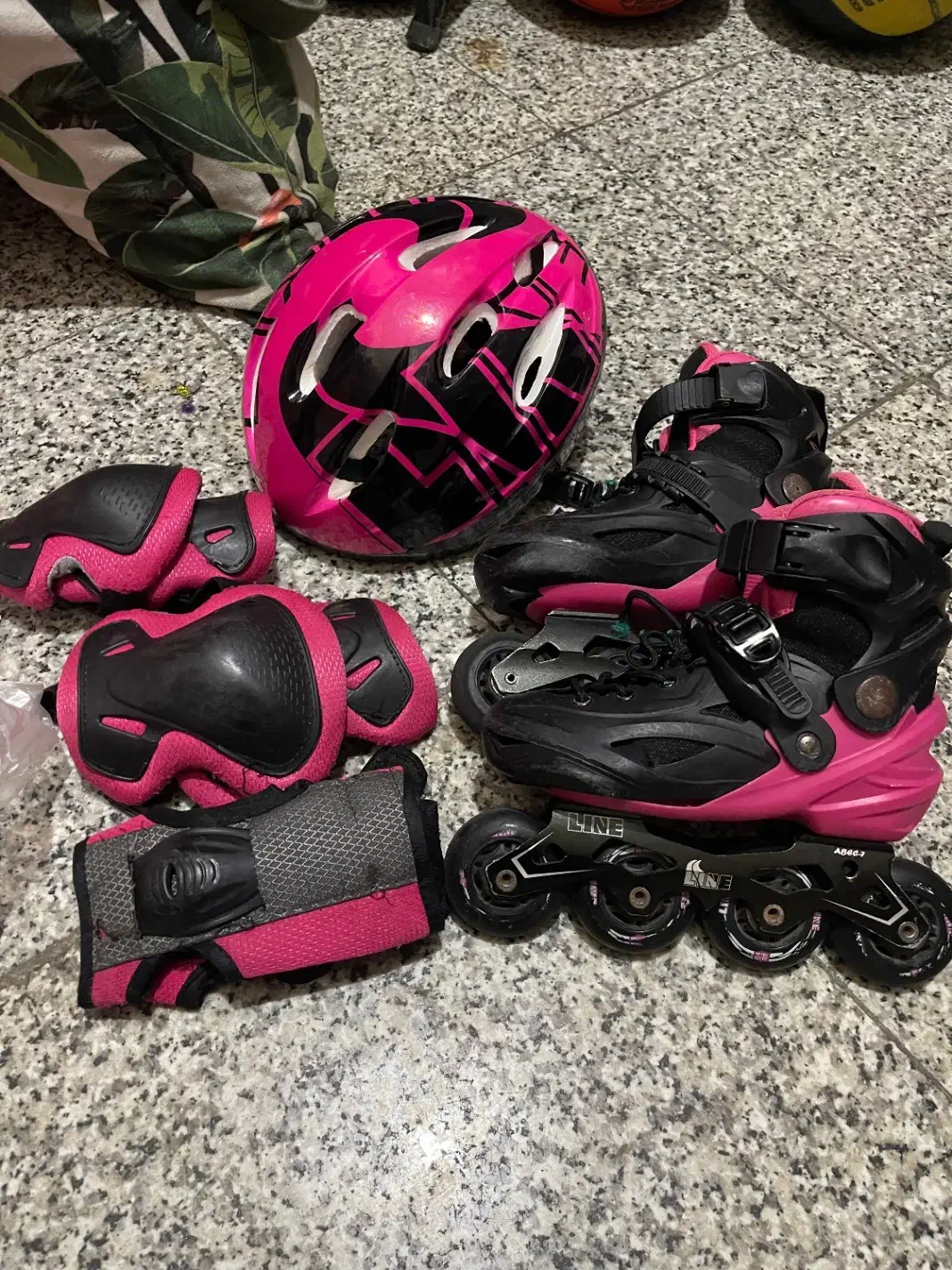 اسکیت نمایشی استاندارد سایز۲۸-۳۱|دوچرخه، اسکیت، اسکوتر|بابلسر, |دیوار