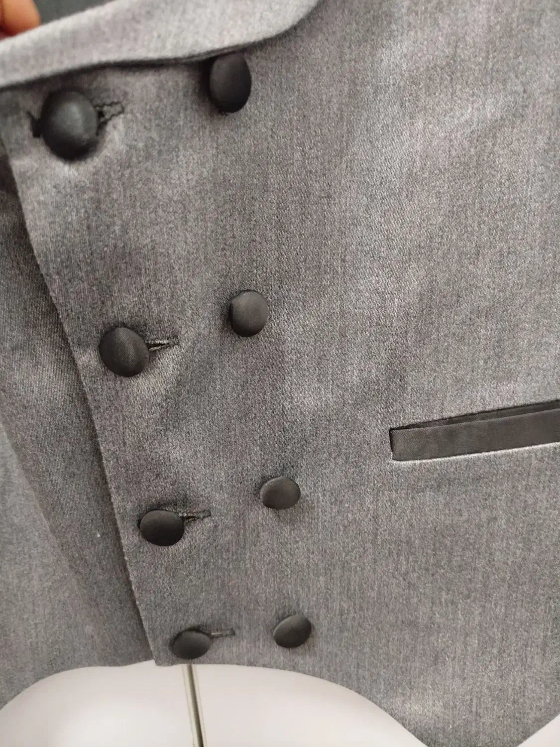 جلیقه مردانه|لباس|قم, چهل درخت‎|دیوار